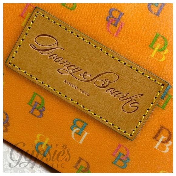 *SOLD* Vintage Dooney & Bourke Tangerine Tote - Picture 2 of 16